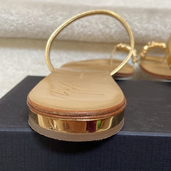 giuseppe zanotti toe ring sandals - Picture 9 of 10